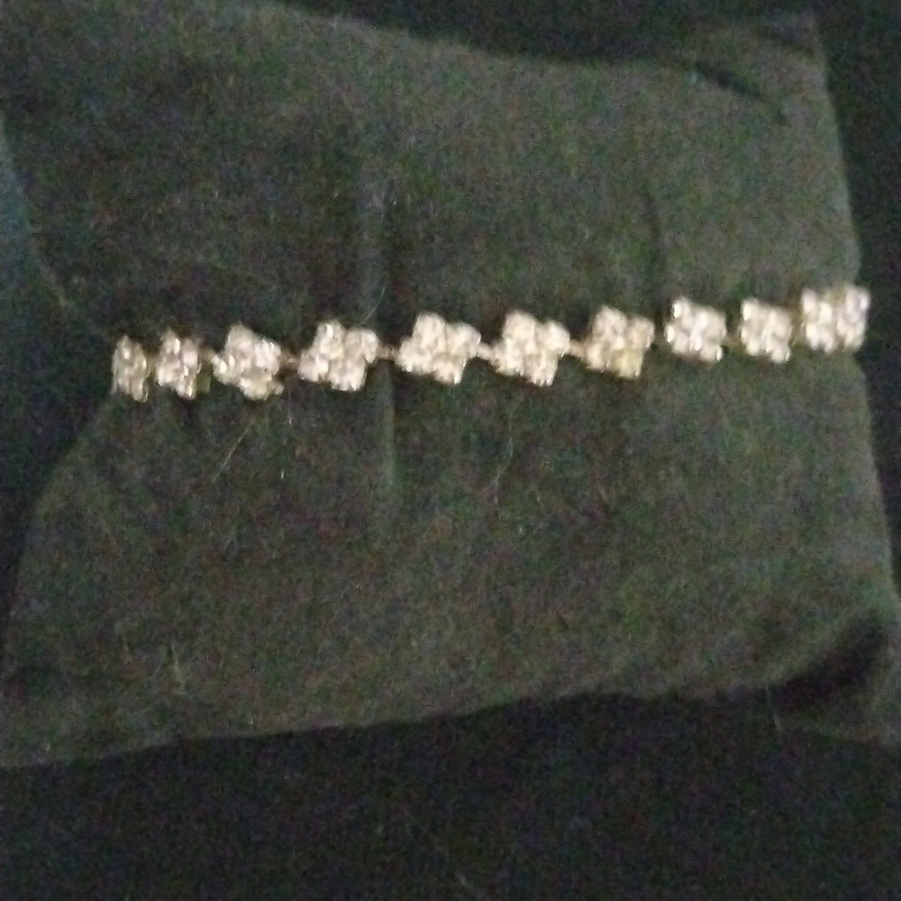 Petite Vintage 7" silver tone and rhinestone bracelet (sku 910) - Picture 2 of 8